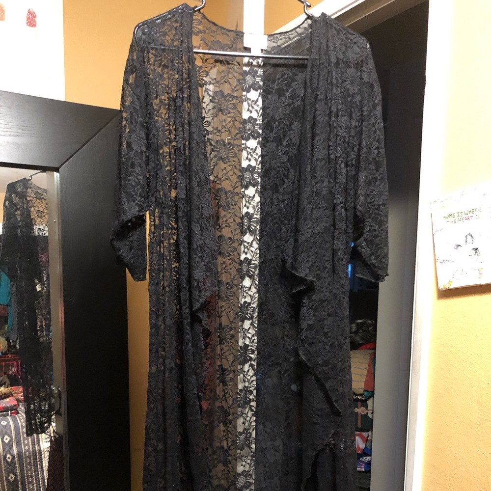 Lularoe Small Floral lace black Shirley